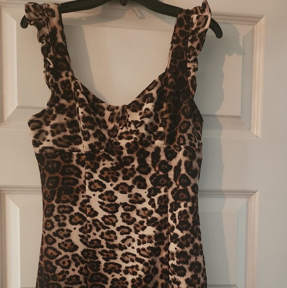 Dresses & Skirts - Light-Weight Little Leopard Dress